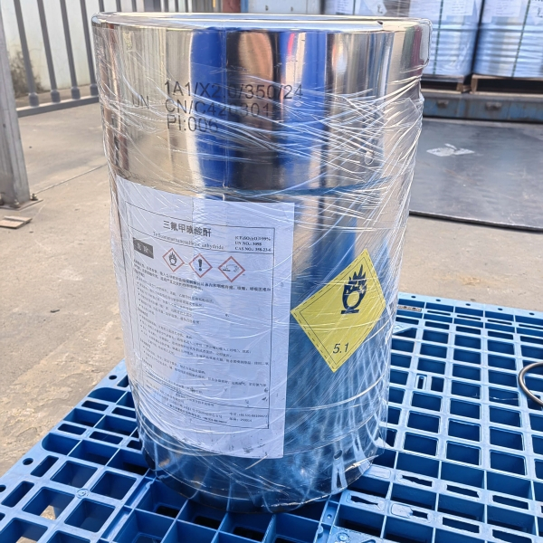 Anhydride trifluorométhanesulfonique CAS 358-23-6